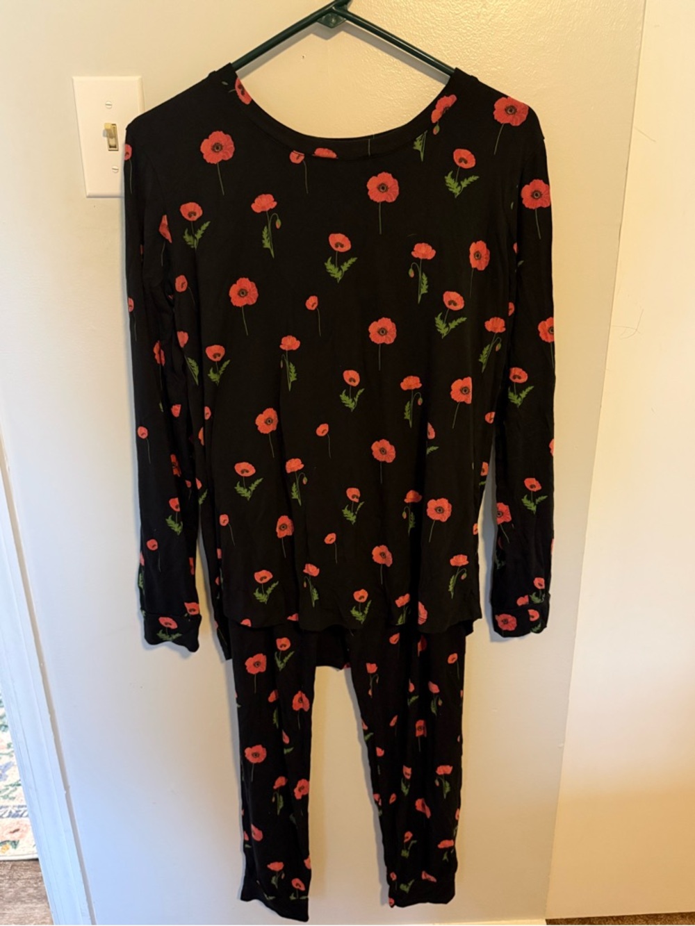 Women’s Black Floral Long-Sleeve Pajama Set